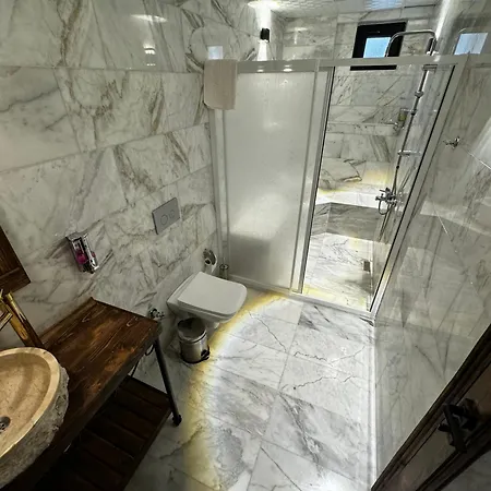 Hotel Rustic Caves *
