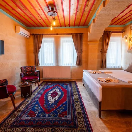 Rustic Caves Otel
