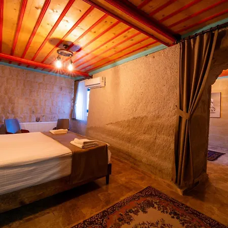 Hotel Rustic Caves *