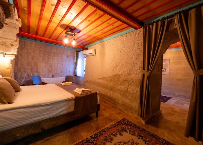 Hotel Rustic Caves *