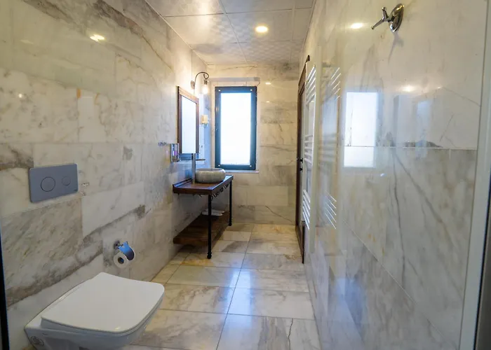 Rustic Caves * Γκόρεμε